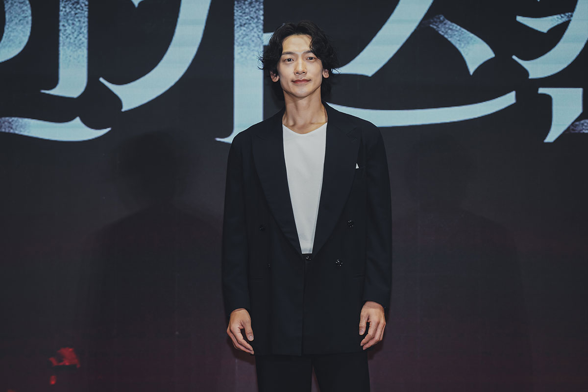 『レッド・スワン』会見レポート