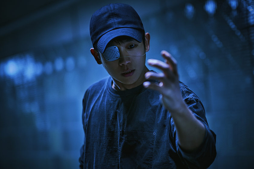 過激なバイオレンススリラー『コネクト』※ディズニープラス独占